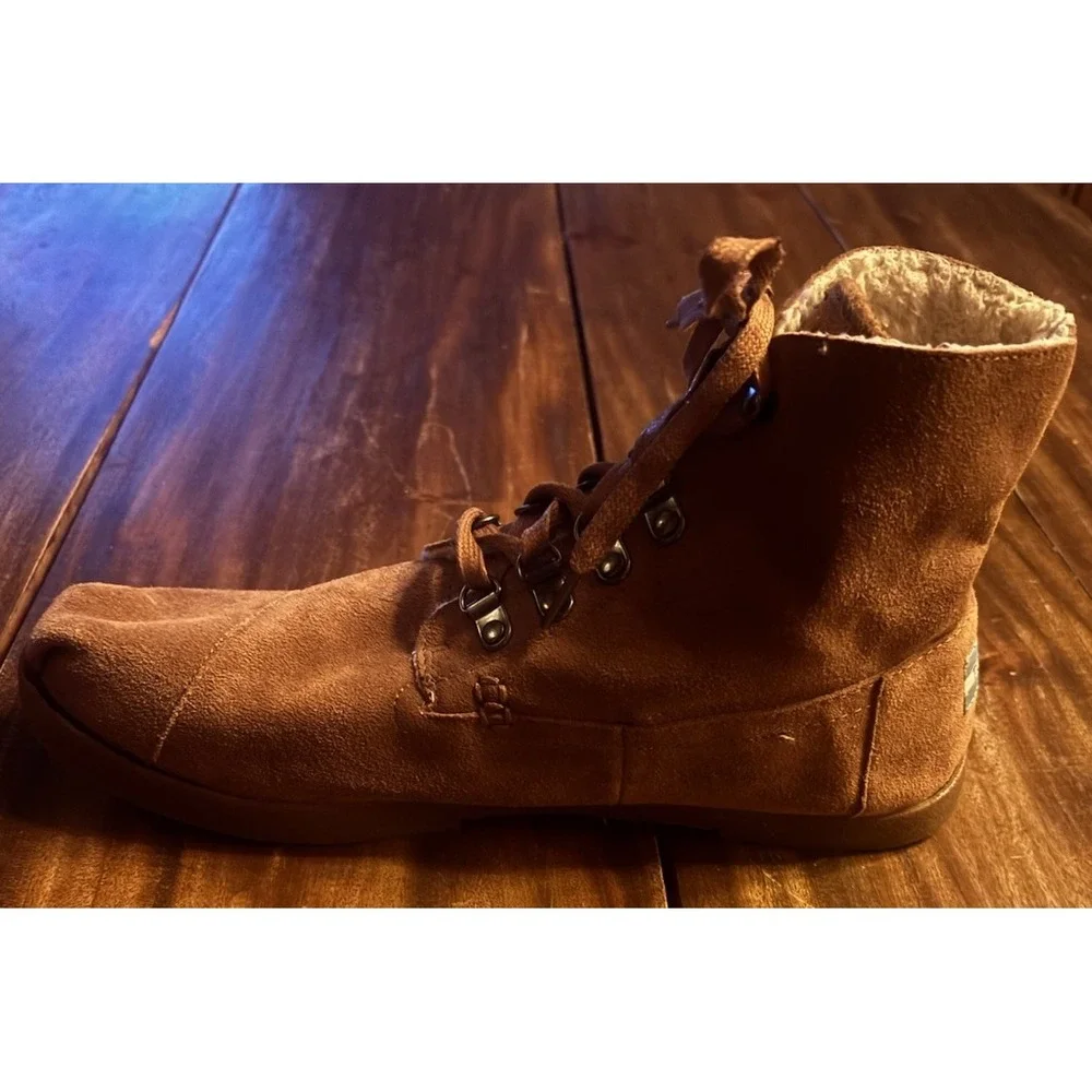 Tom's Alpine Suede Tan Boots With Cozy Fleece Lining Women's 11 Wide